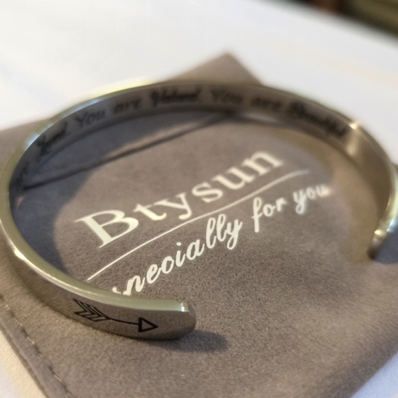 Bytsun silver cuff bracelet 'You are loved...' - Picture 2 of 4